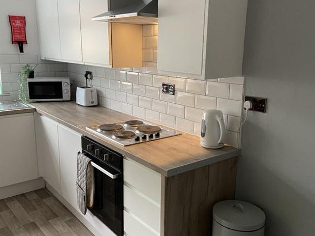 Room for rent in Lady House, Burnedge