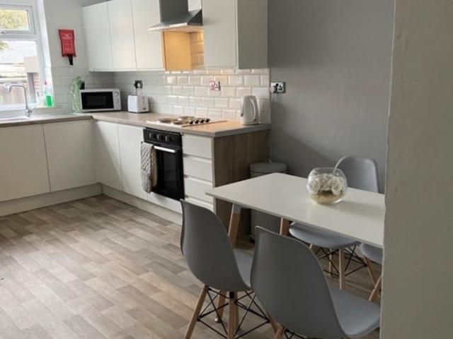 Room for rent in Lady House, Burnedge