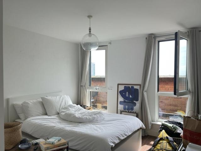 Room for rent in De Beauvoir Town, Greater London