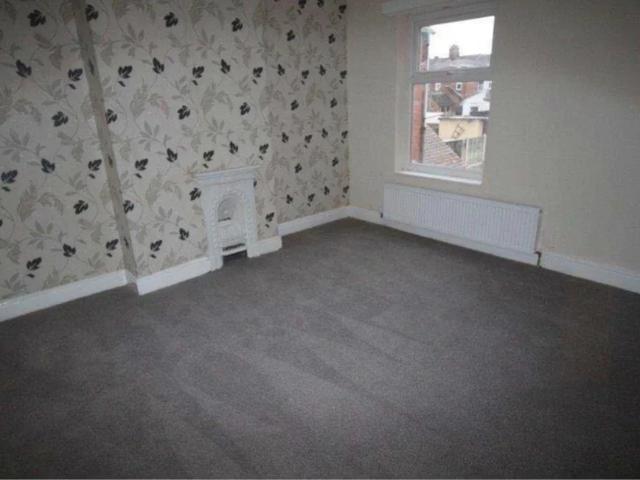 Room for rent in Chilvers Coton, Camp Hill