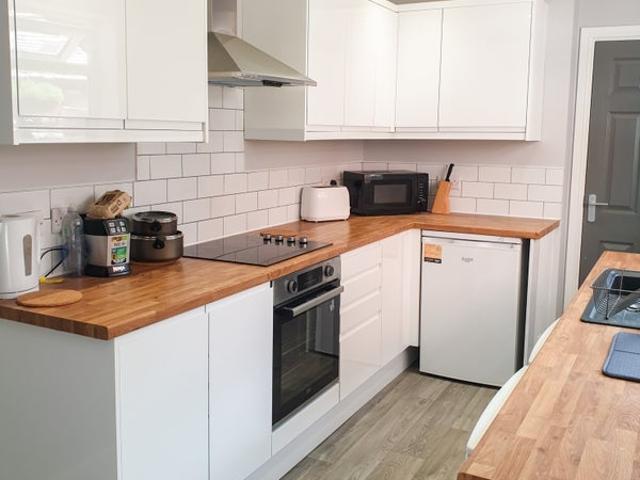 Room for rent in Leyfields, Kettlebrook