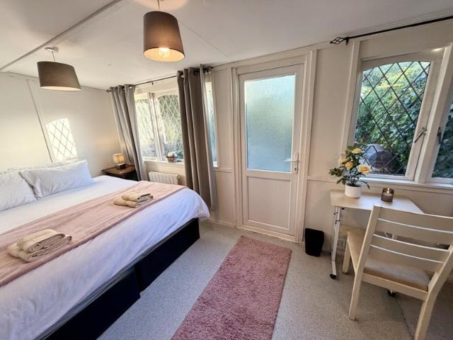 Room for rent in Bowes, Greater London