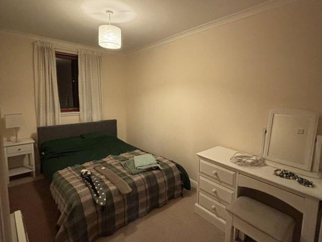 Room for rent in Hillside, Leith