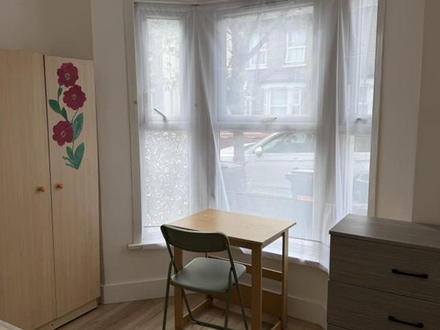 Room for rent in Temple Mills, Greater London