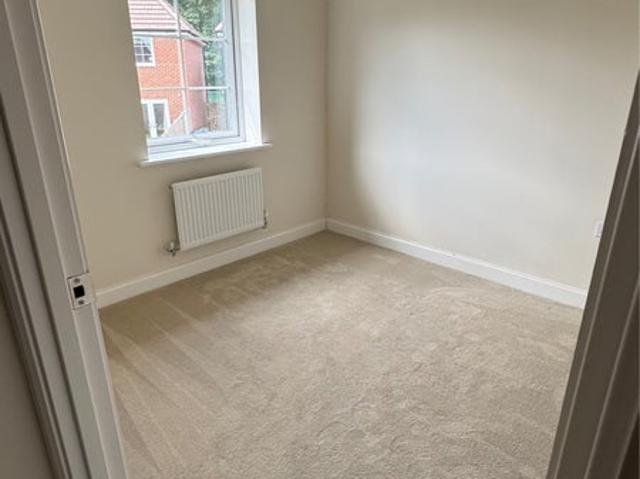 Room for rent in Staveley CP, Loundsley Green