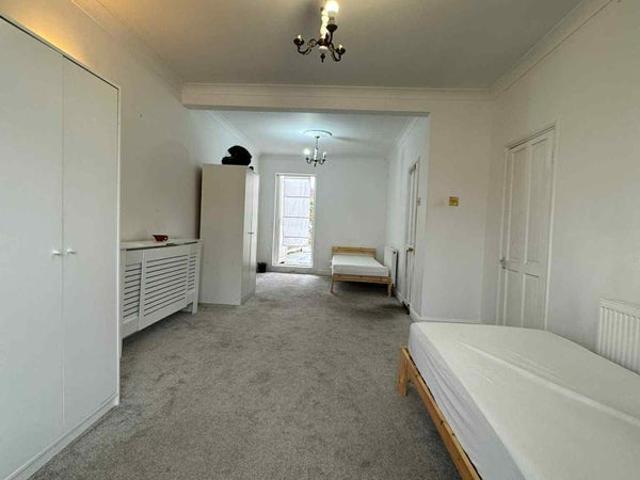 Room for rent in Glyndon, Plumstead