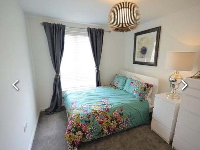 Room for rent in Burdiehouse, Scotland