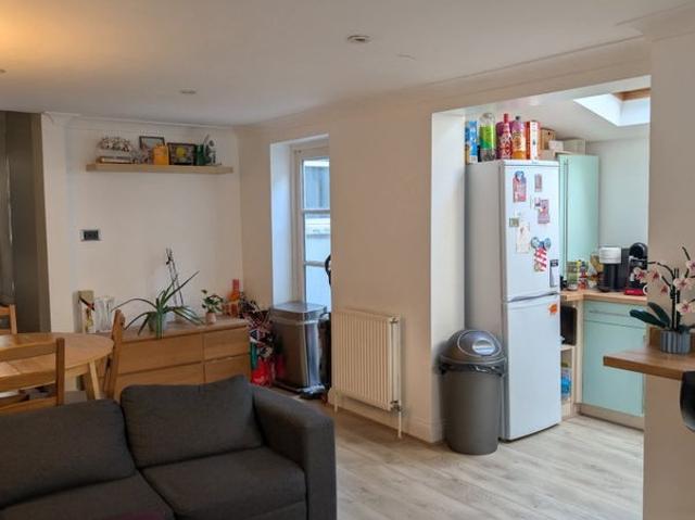 Room for rent in Earlsfield, Greater London