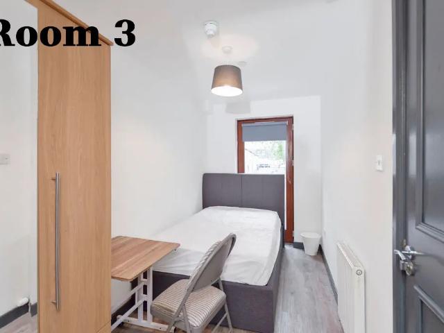 Room for rent in Southside, Scotland