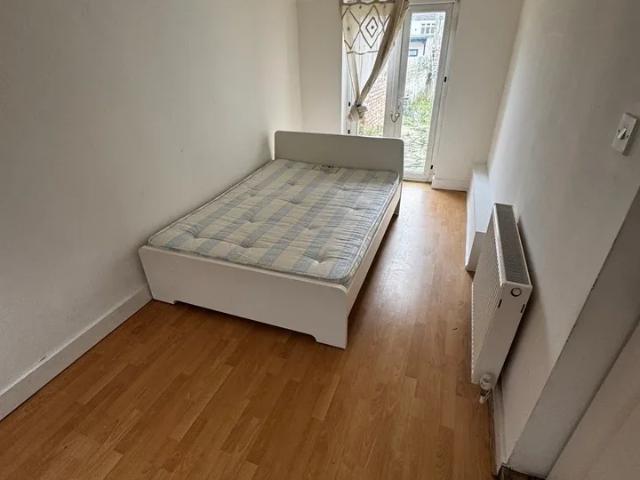 Room for rent in Collier Row, Greater London