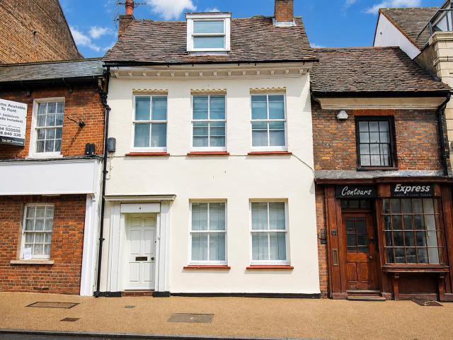 Room for rent in Daws Hill, Cressex