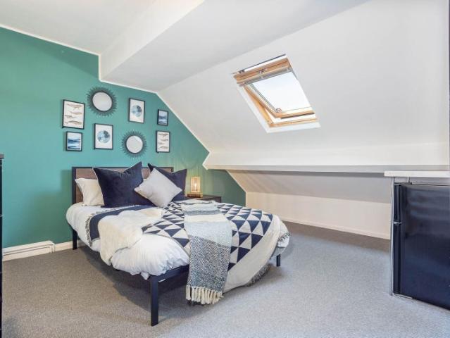Room for rent in Chilvers Coton, Camp Hill