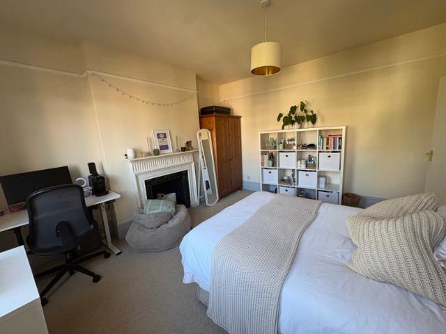 Room for rent in Kensal Town, Greater London