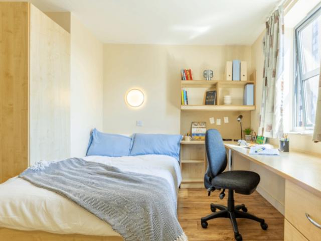 Room for rent in Calderstones
