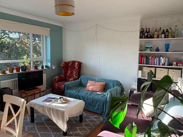 Flat for rent in Southfields, Greater London