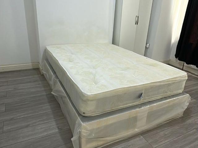 Room for rent in Plashet, Greater London