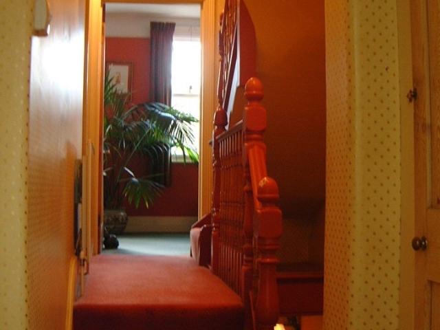 Room for rent in London Borough of Merton, Merton Park