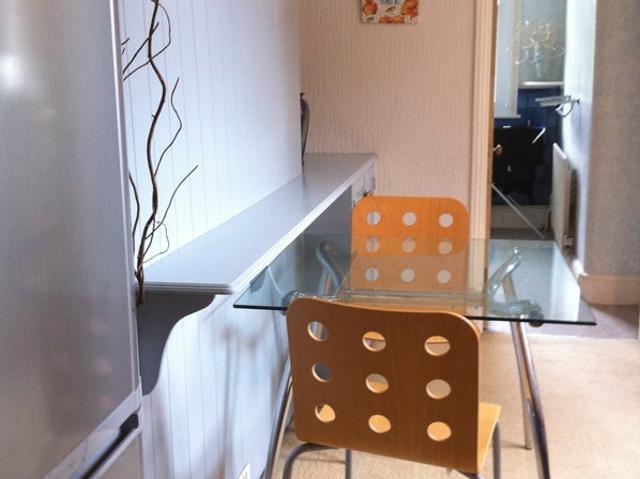 Room for rent in London Borough of Merton, Merton Park
