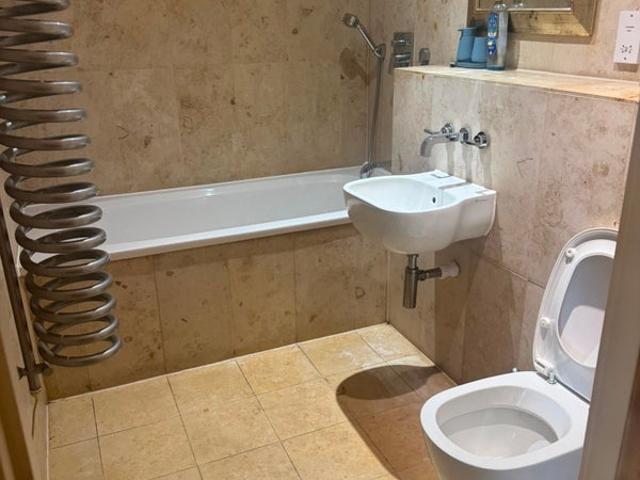 Room for rent in Cardiff Bay, Falcon Lodge