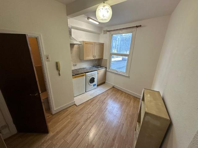 Room for rent in Shacklewell, Greater London