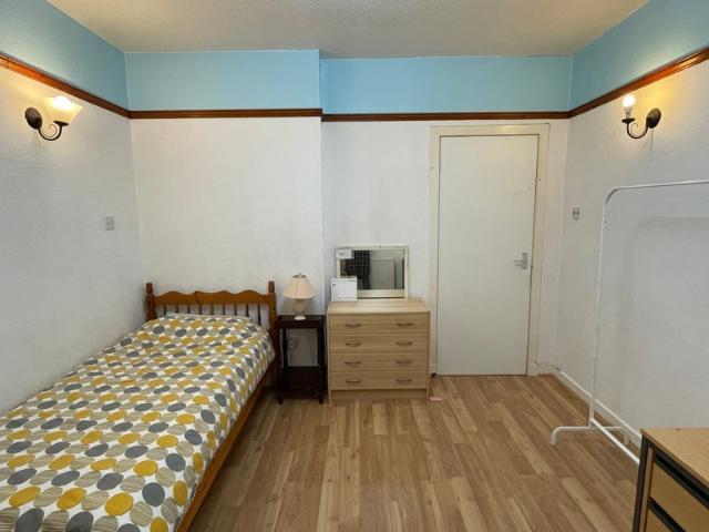 Room for rent in Granton Mains, Scotland