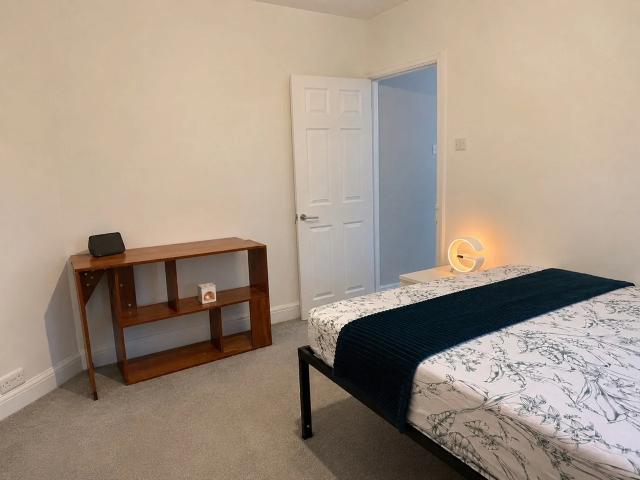Room for rent in Eastcote, Greater London