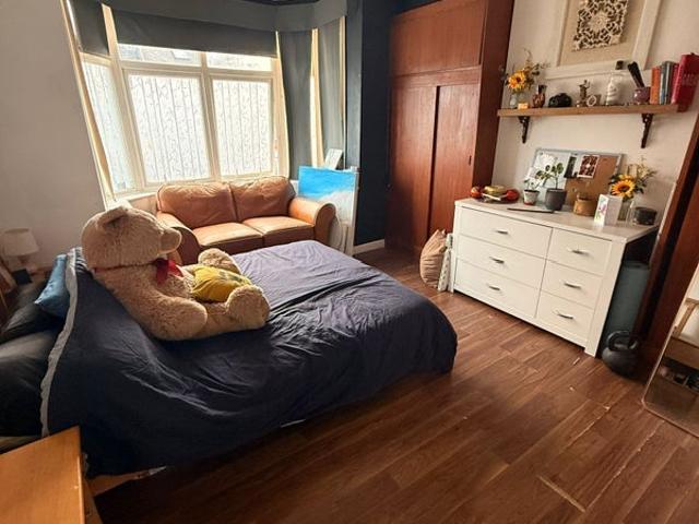 Room for rent in London Borough of Merton, Mitcham