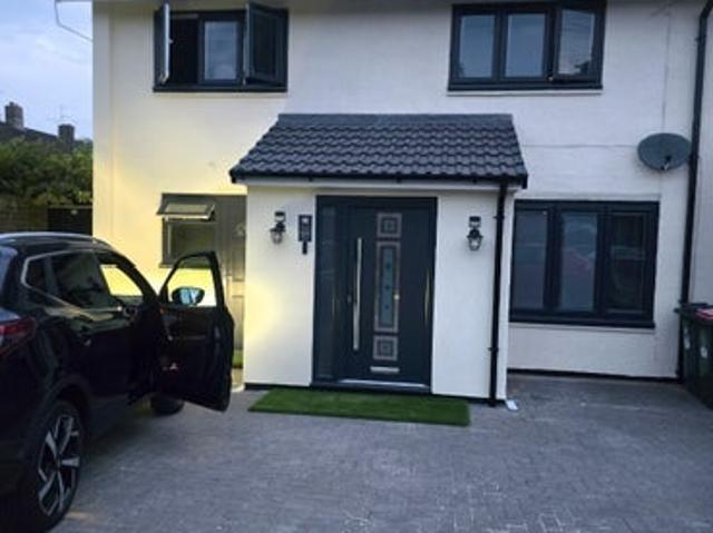 Room for rent in Langley Green, Crawley