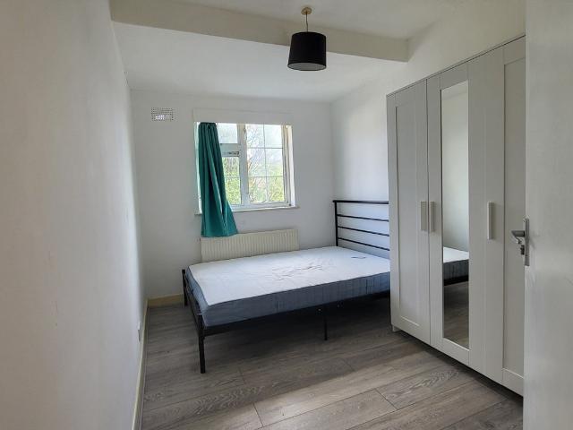 Room for rent in Dollis Hill, Greater London