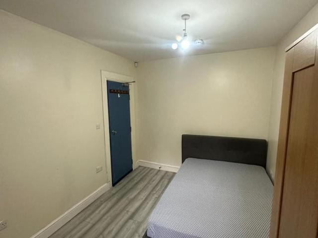 Room for rent in Charlton, Greater London