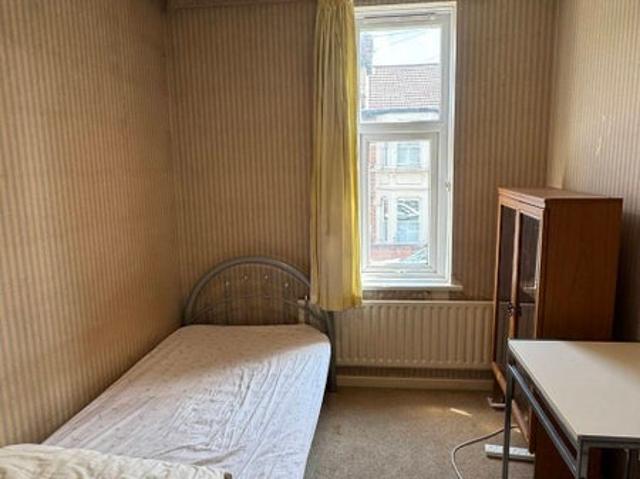 Room for rent in Charlton, Greater London