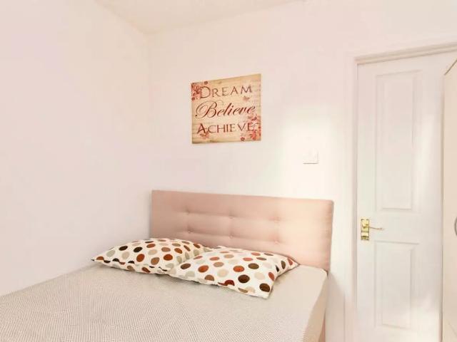 Flat for rent in London Borough of Wandsworth, Greater London