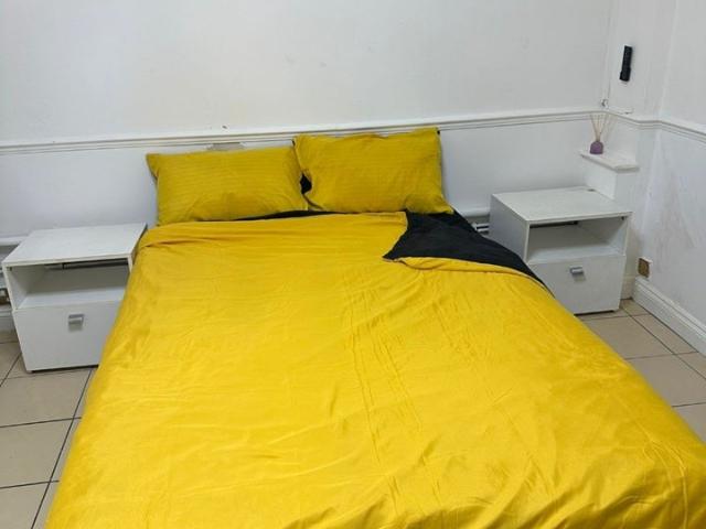 Room for rent in Chingford Mount, Highams Park