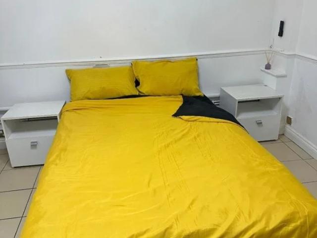 Room for rent in Chingford Mount, Highams Park