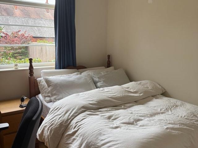 Room for rent in Sale, Trafford