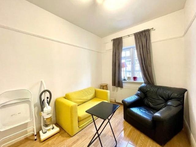 Room for rent in South Hampstead, Greater London