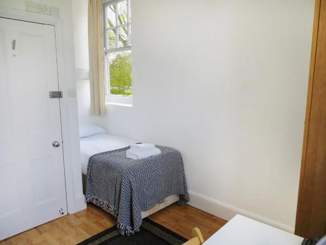 Flat for rent in London Borough of Hammersmith and Fulham, Greater London