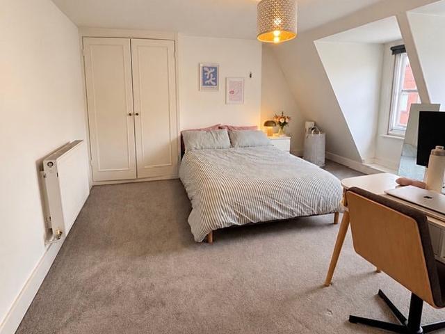 Room for rent in London Borough of Hammersmith and Fulham, Greater London