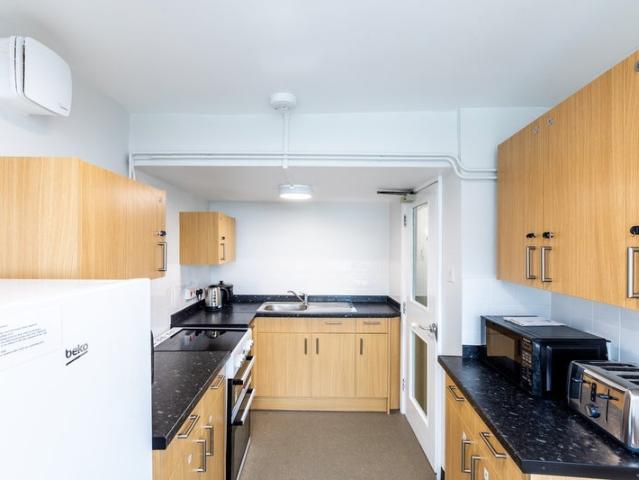 Room for rent in London Borough of Hammersmith and Fulham, Greater London