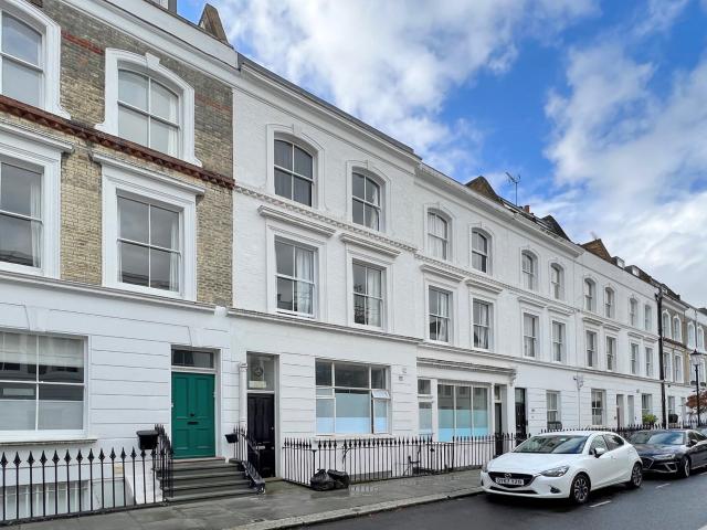 Room for rent in Brompton, Greater London