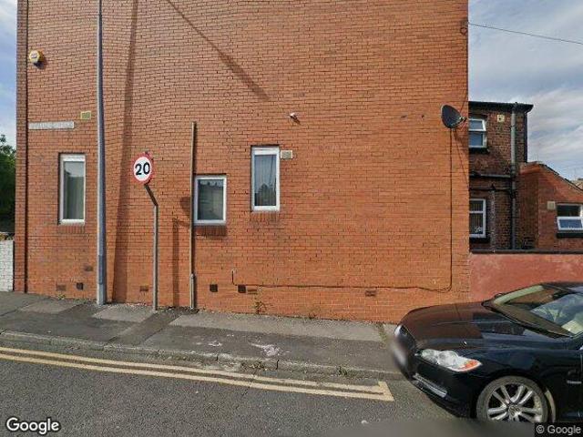Room for rent in Moses Gate, Lee Bank