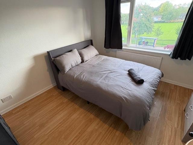 Room for rent in Three Bridges, Glynde