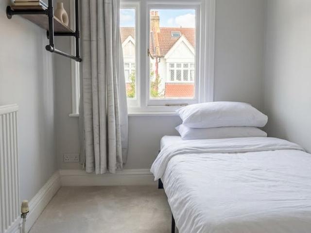 Room for rent in Putney, Greater London