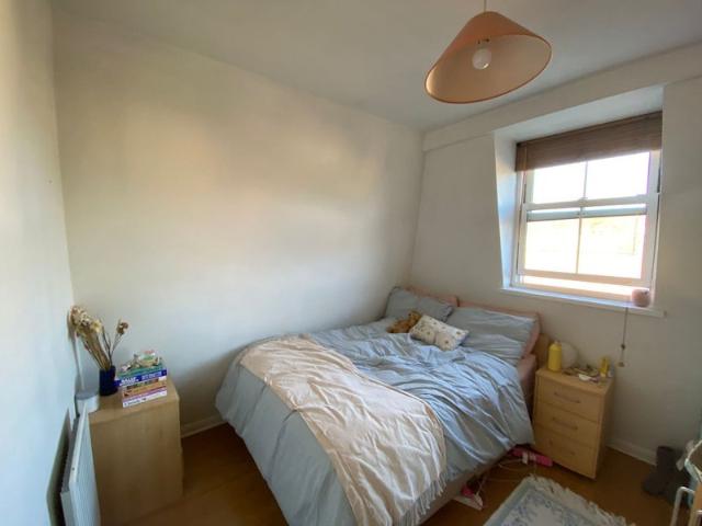 Room for rent in Earlsfield, Greater London