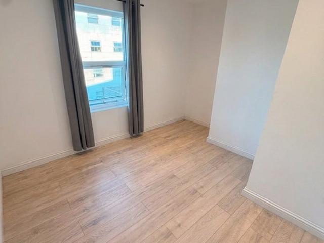 Room for rent in Earlsfield, Greater London