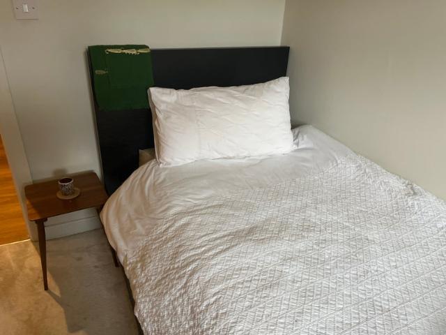 Room for rent in Kirklees, Bury