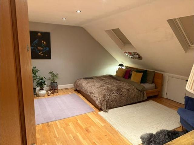Room for rent in Colney Hatch, Greater London