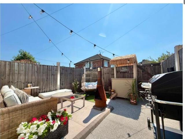 Room for rent in Haughton Green, Greenheys
