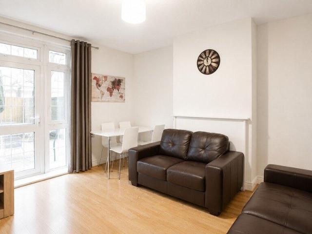 Room for rent in Limehouse, Greater London