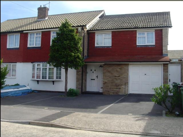 Room for rent in Crayford, Greater London